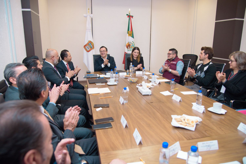 Cambiarán taxis antigüos por vehículos híbridos o eléctricos en Edoméx