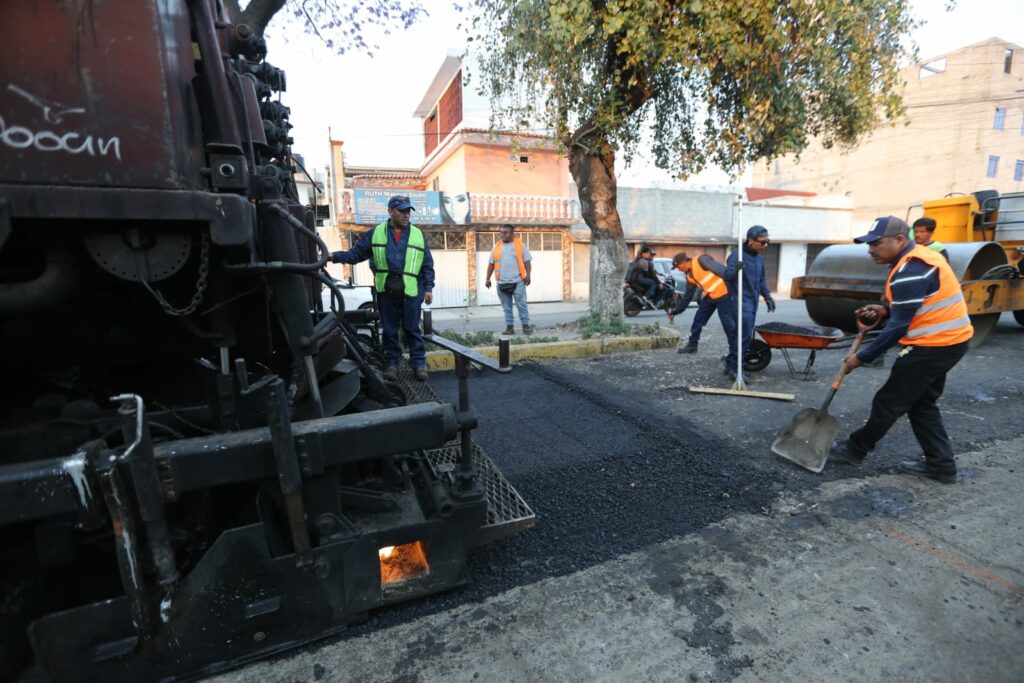 Arranca Azucena Cisneros el Programa de Repavimentación de calles en Ecatepec