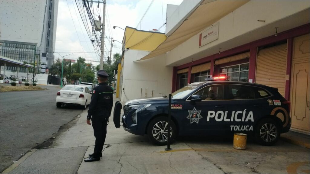 Policía Municipal de Toluca resguarda instalaciones del INE en San Bernardino