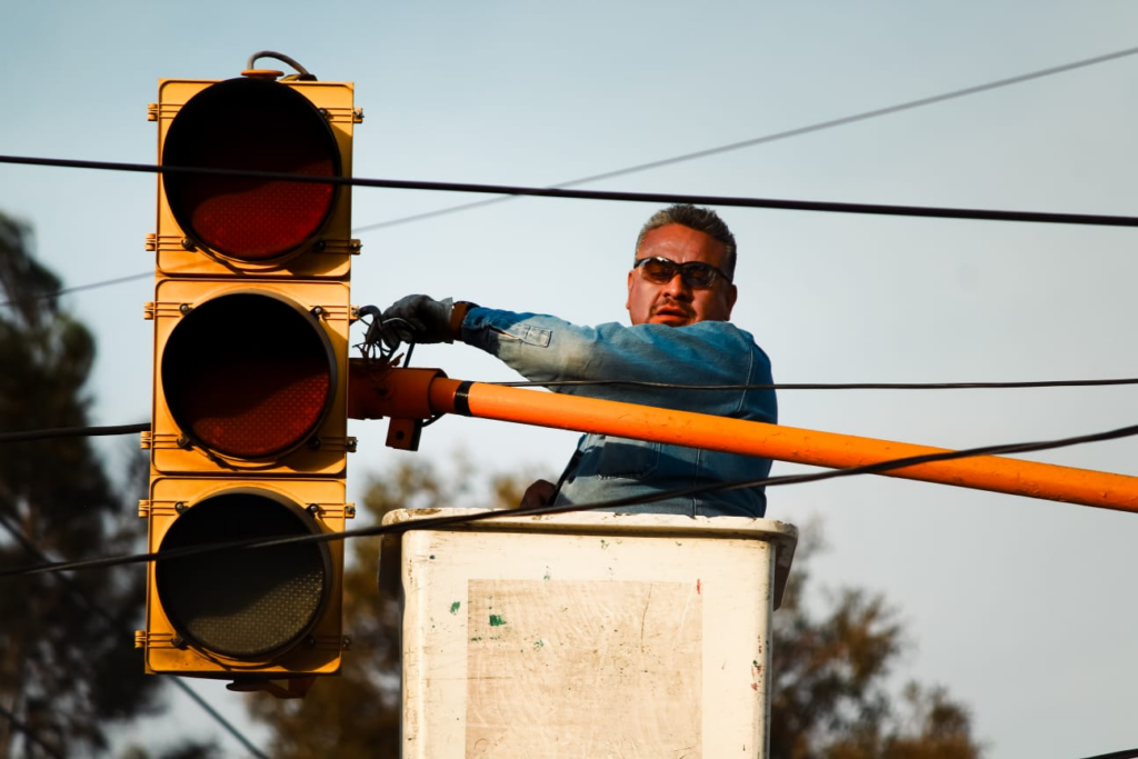 Inicia Ecatepec reparación de semáforos para evitar accidentes y caos vial