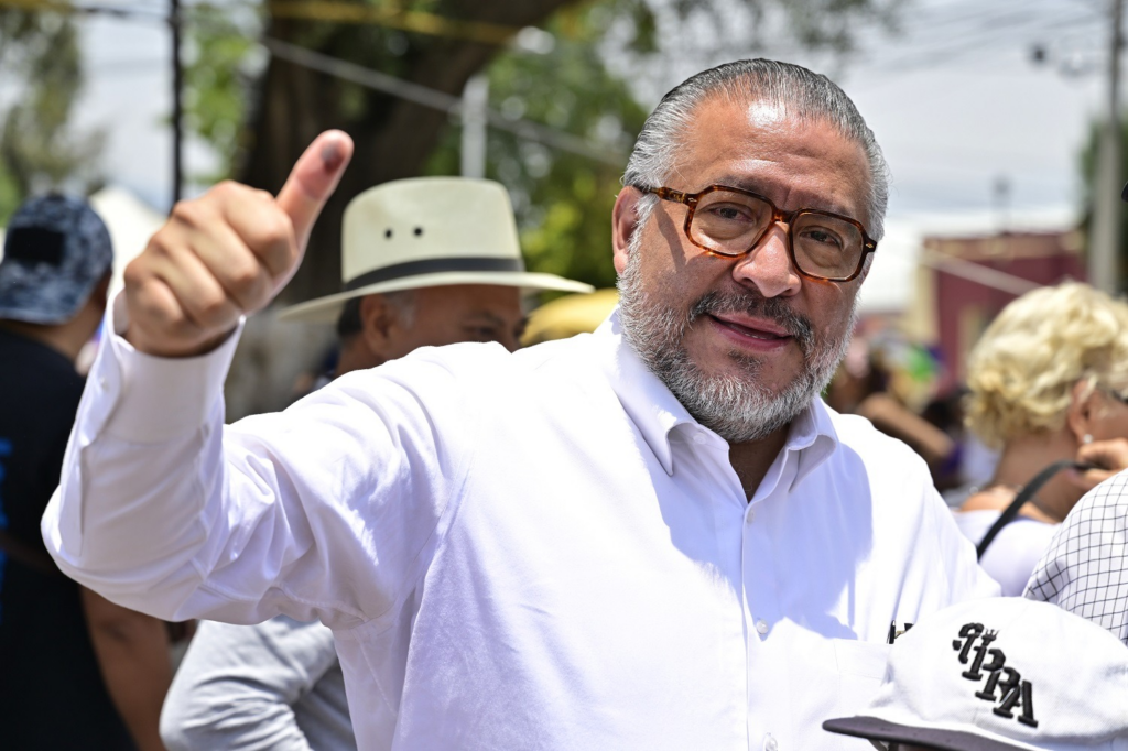 Hay un ambiente de paz y libertad en la jornada electoral; Horacio Duarte vota en Texcoco