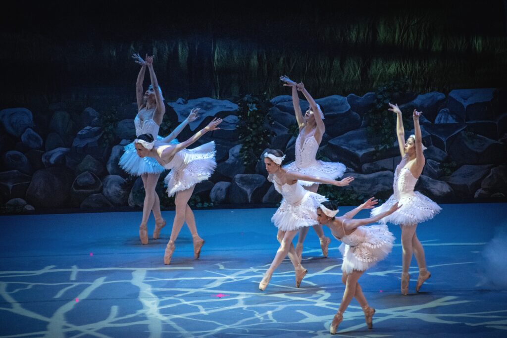 Todo listo para vivir el ballet Lago de los Cisnes en Toluca