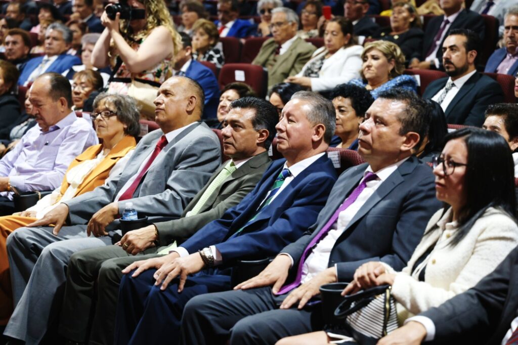 Reciben 270 profesores mexiquenses Condecoración “Maestro Altamirano” Promoción 2024*