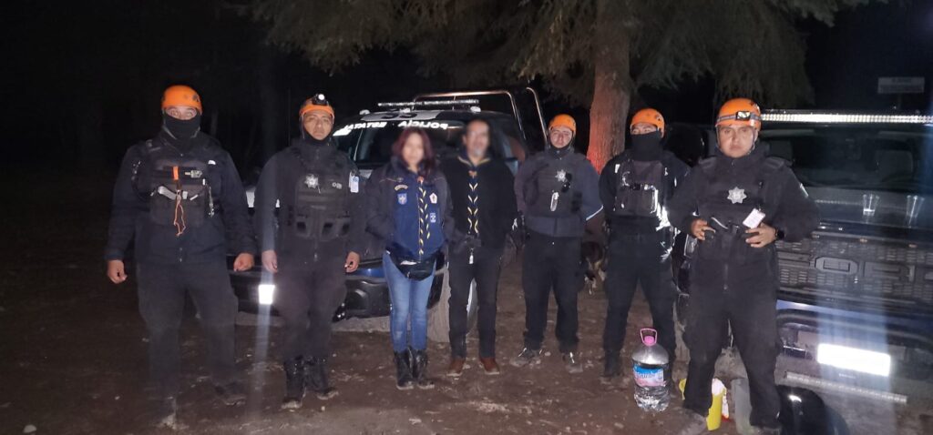 Policía de Alta Montaña rescata a hombre extraviado en el monte Tláloc