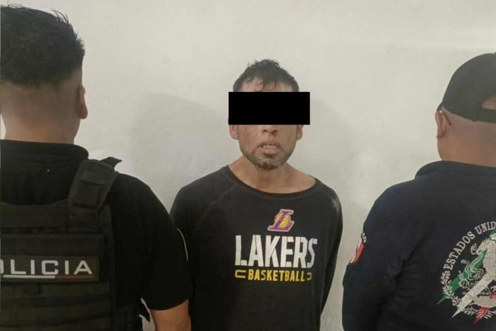 Sujeto golpea a sus padres y prende fuego a su casa