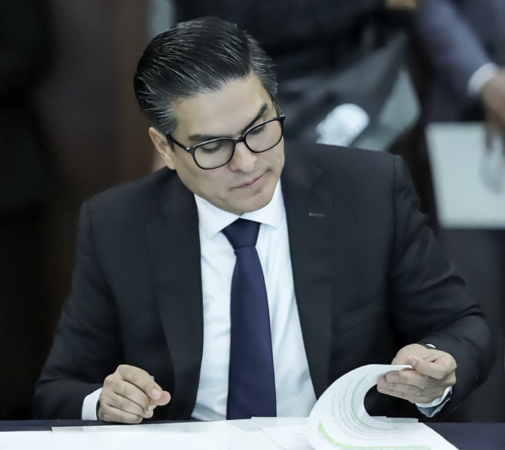 Morena va por dictaminar a favor el Plan B en Comisiones Unidas del Senado: Pável Jarero