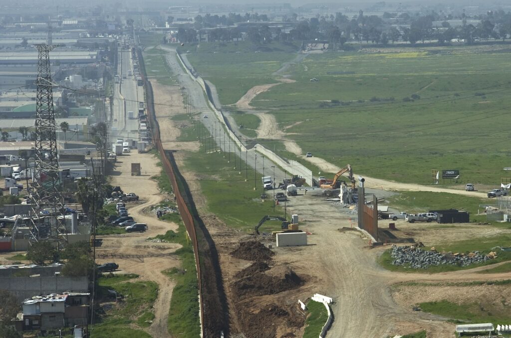 Satélites espías norteamericanos vigilan tráfico de drogas y migrantes en frontera con México