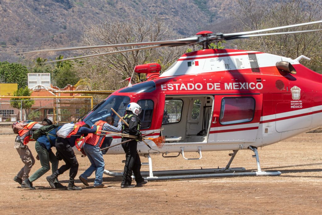 Relámpagos trasladan a «chamusquines» a Tlatlaya para combatir incendio forestal