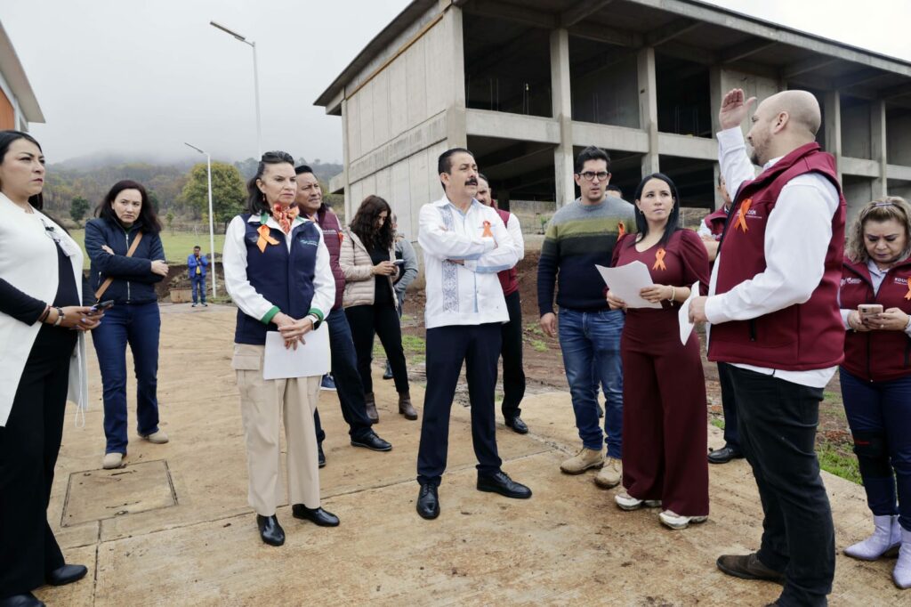 Obras educativas en beneficio de estudiantes de Valle de Bravo