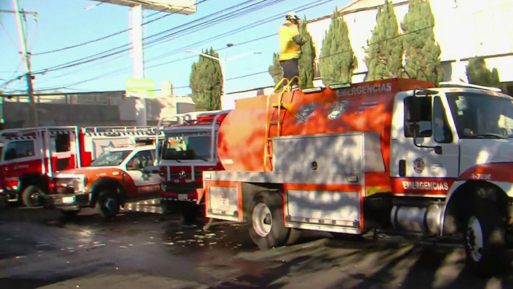 Se incendia bodega en Infonavit Amalucan en Puebla; llaman al 911 desde el interior
