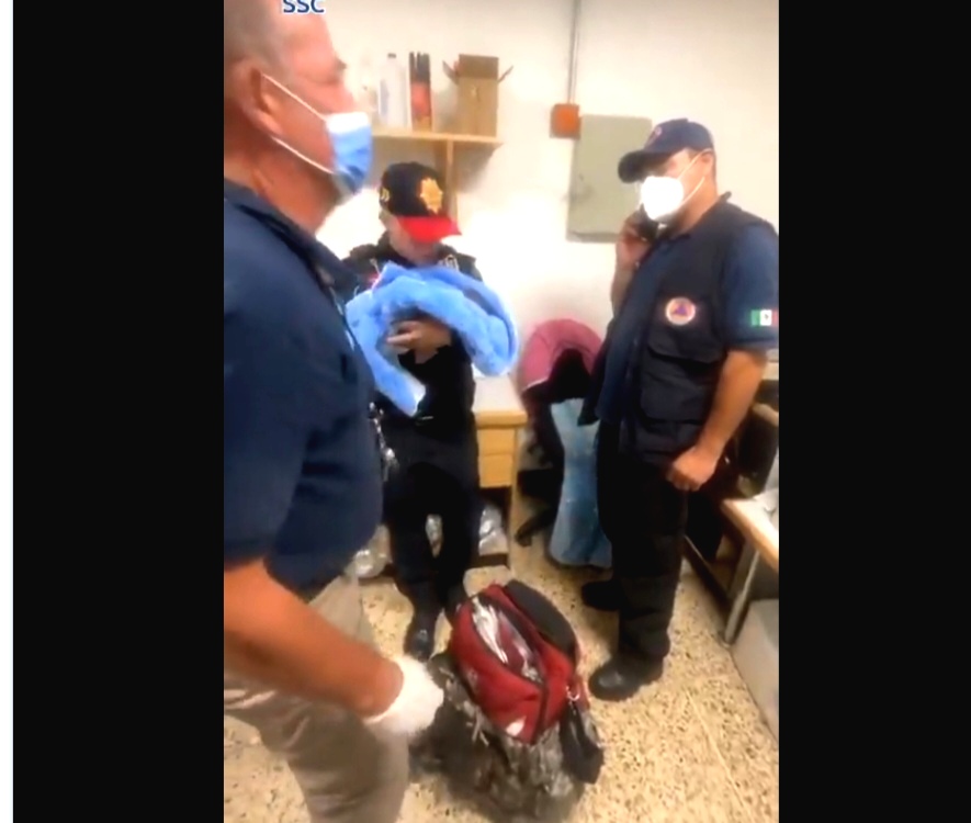 Hallan a bebé dentro de una bolsa de basura en  baño de supermercado en Plateros, CDMX
