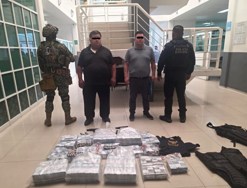Detienen a sujetos con armas y 38 millones de pesos en Naucalpan
