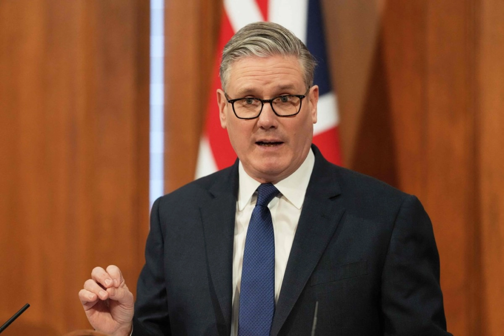 Gobierno británico replantea estrategia tras roces con Donald Trump