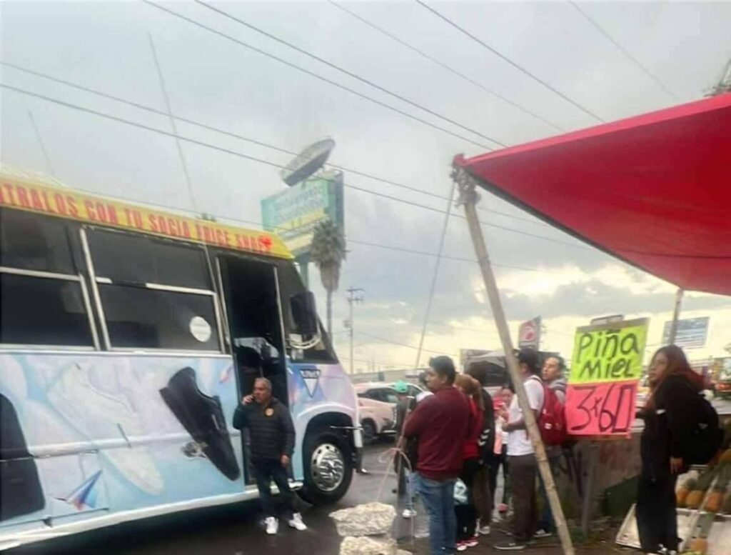 Asesinan a chofer dentro de su camión en Ecatepec
