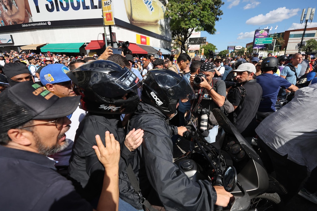 Régimen de Maduro detiene violentamente a María Corina Machado tras manifestación