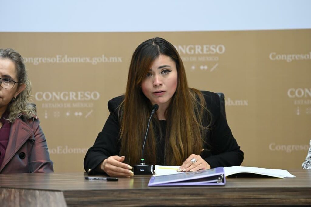 Con exposición en el Congreso mexiquense, diputada Anai Esparza visibiliza a mujeres en la política