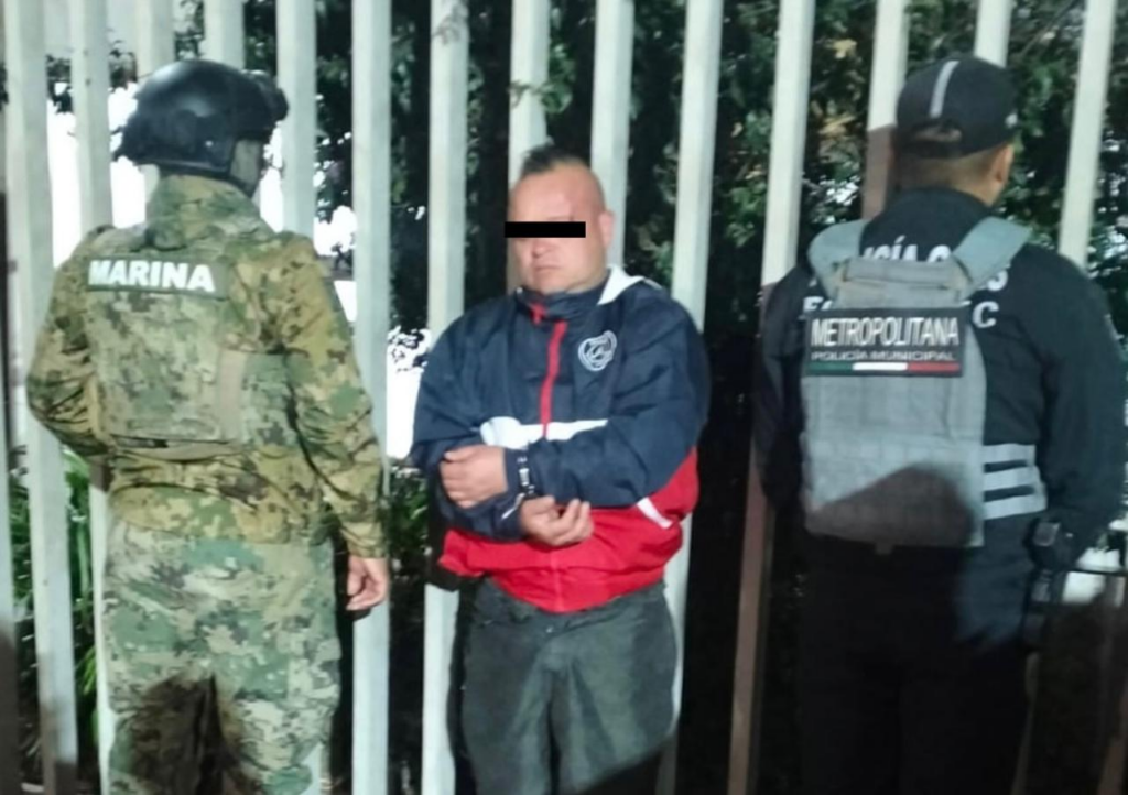 Sujeto atacó con un machete a dos personas en Ecatepec