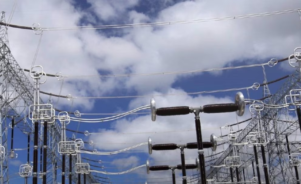 En Colombia se prohíbe venta de electricidad a Ecuador