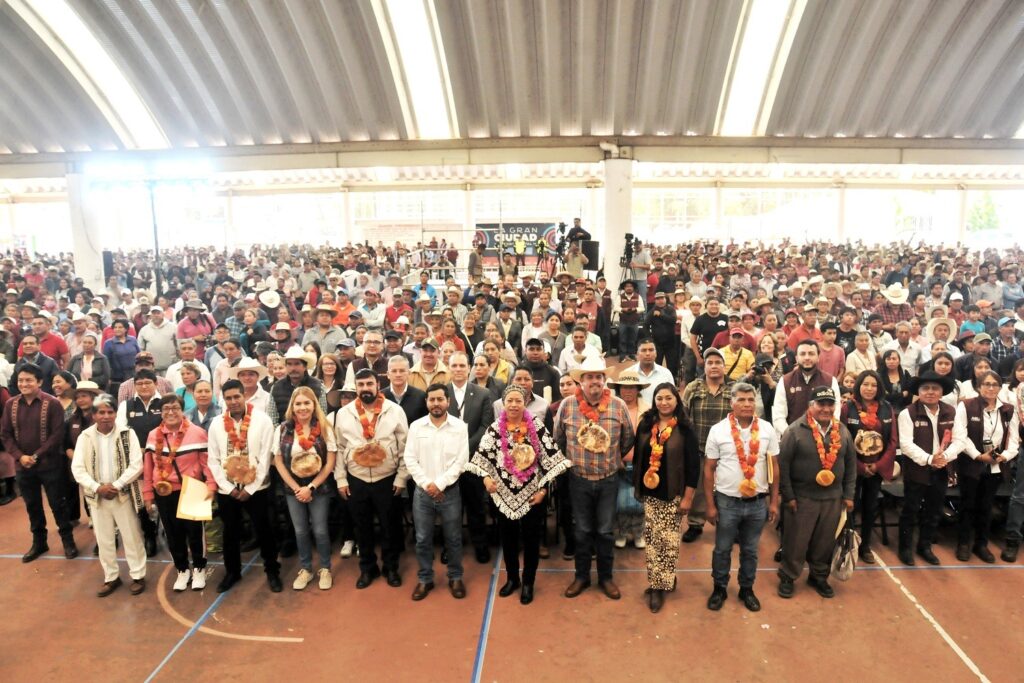 Inyectan 125 mdp al campo mexiquense; reciben apoyos 15 mil campesinos de la región Atlacomulco