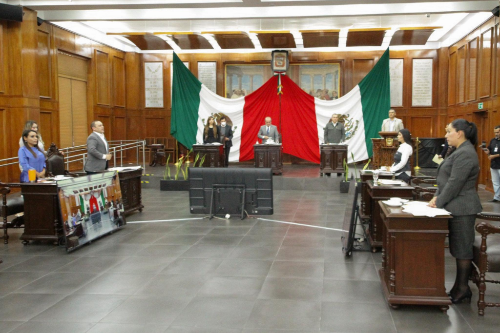 En Congreso, guardan minuto de silencio en memoria de Dulce