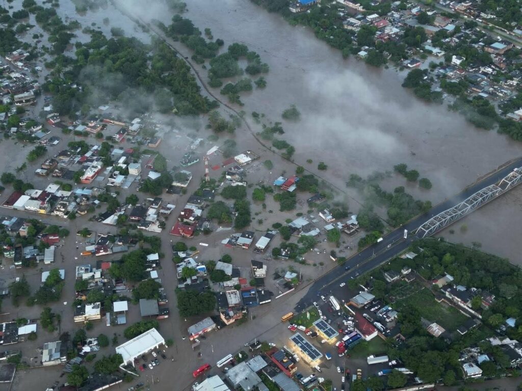 Lluvias borran a Poza Rica del mapa