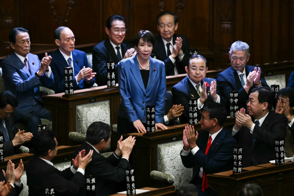 Sanae Takaichi, fan de Iron Maiden y protegida de Shinzo Abe, fue elegida primera ministra de Japón