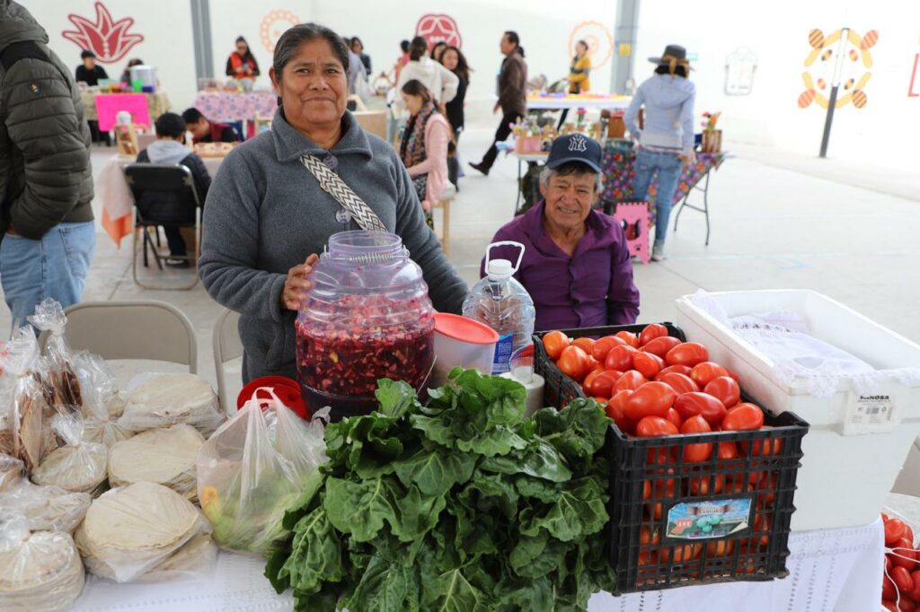 Inauguran en Tecámac el Tianguis Agroecológico en el Bazar de las Abejas