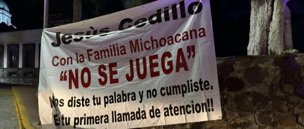 Miembros de la Familia Michoacana colocan ‘narcomanta’ y abandonan cuerpos en Jocotitlán