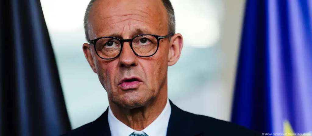 Anuncia canciller alemán Friedrich Merz suspensión y exportación de armas a Israel
