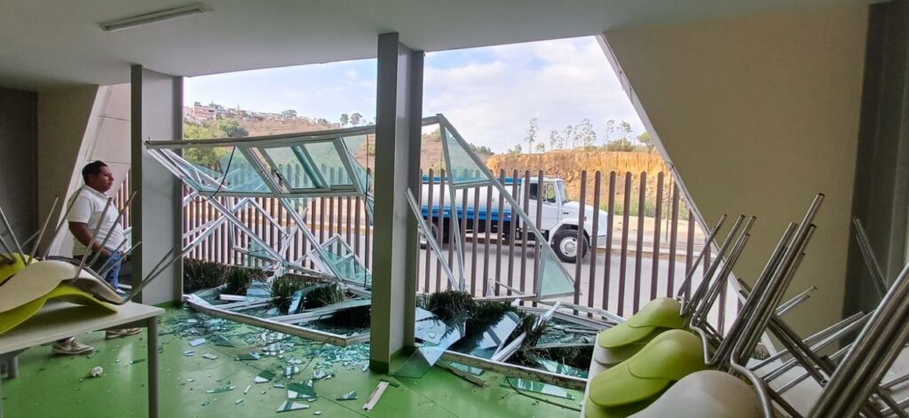 Explosión en mina daña casa de estudiantes: exigen reparación inmediata