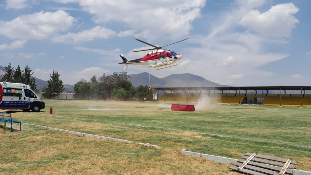 Probosque y “Relámpagos” combaten incendio forestal en Ejido Corona, Temascalcingo