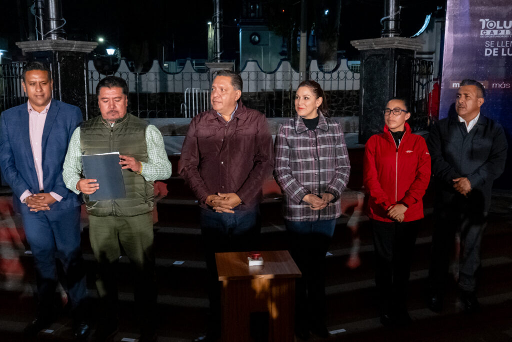 Cumple Ricardo Moreno compromiso con la zona sur de Toluca y llena de luz San Juan Tilapa