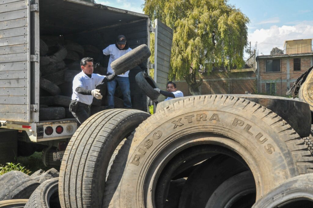 En 24 horas recolectan con el programa “Limpiemos Nuestro Edoméx» más de mil llantas