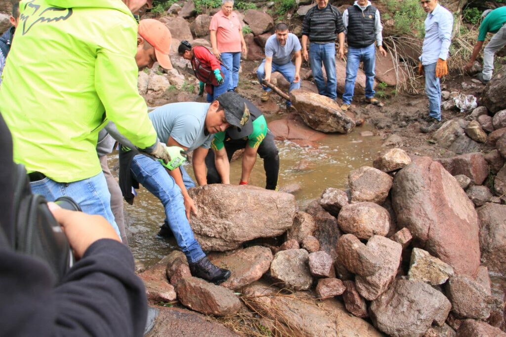 Mitigan inundaciones con trabajos en barranca de Ecatepec