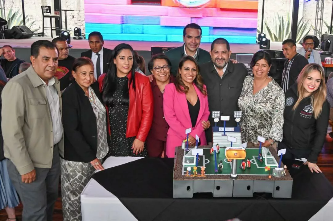Jucopo reconoce a 685 padres trabajadores del Congreso mexiquense