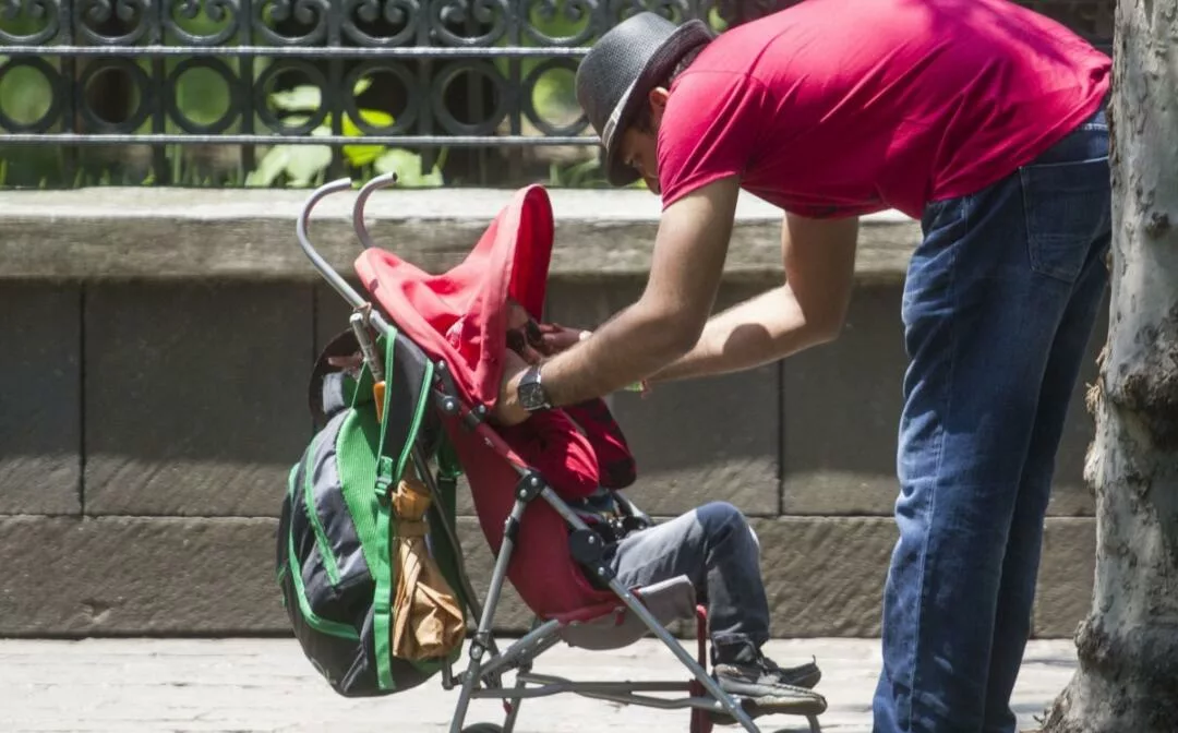 El doble rol de la paternidad: Crece el desafío de los padres solteros en el Estado de México