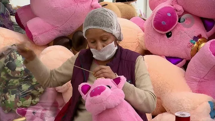 Buscan blindar identidad de Xonacatlán: proponen declarar técnica del peluche como Patrimonio Cultural