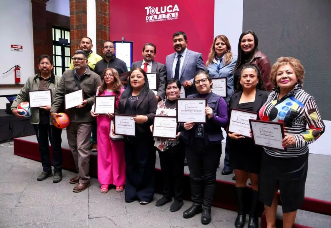 Reconoce Ricardo Moreno a periodistas por su labor en más de dos décadas de trayectoria