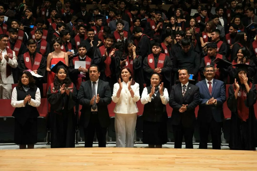 Rosi Wong impulsa educación para las juventudes tecamaquenses
