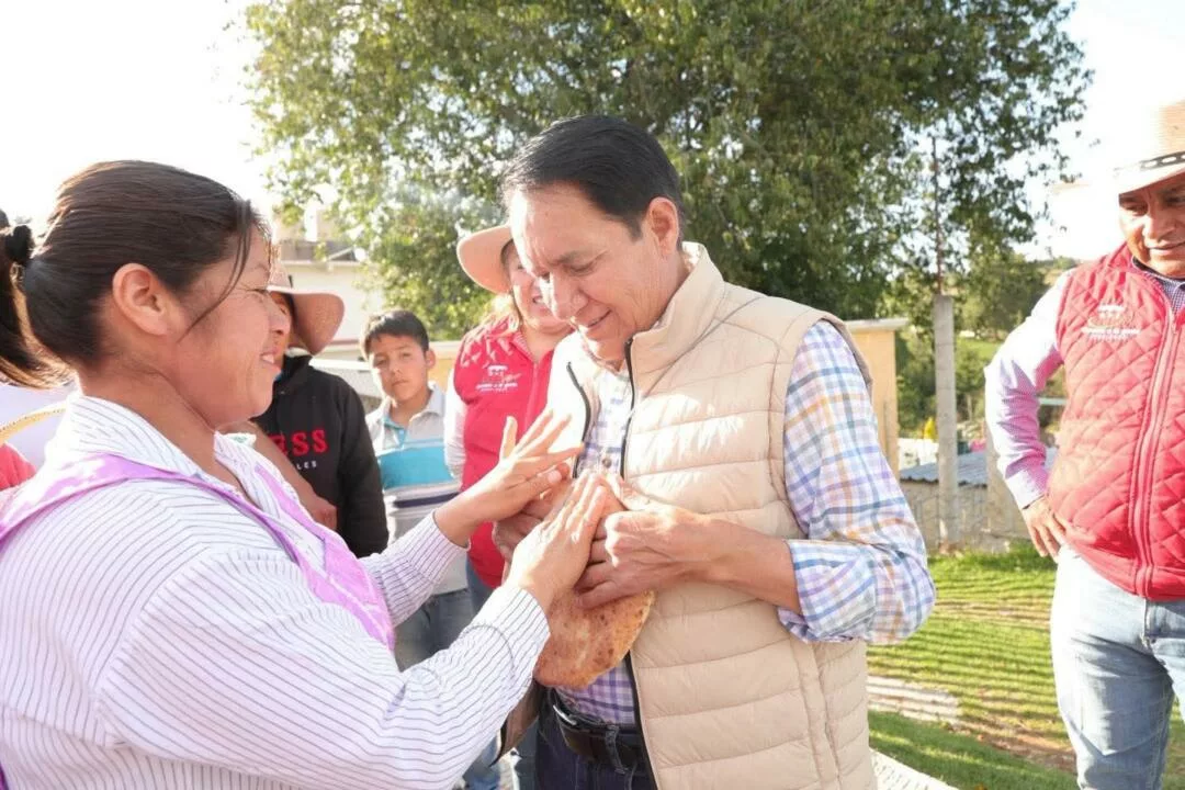 Mario Santana reafirma compromiso de trabajo cercano a la gente; Villa Victoria avanza con nuevas obras