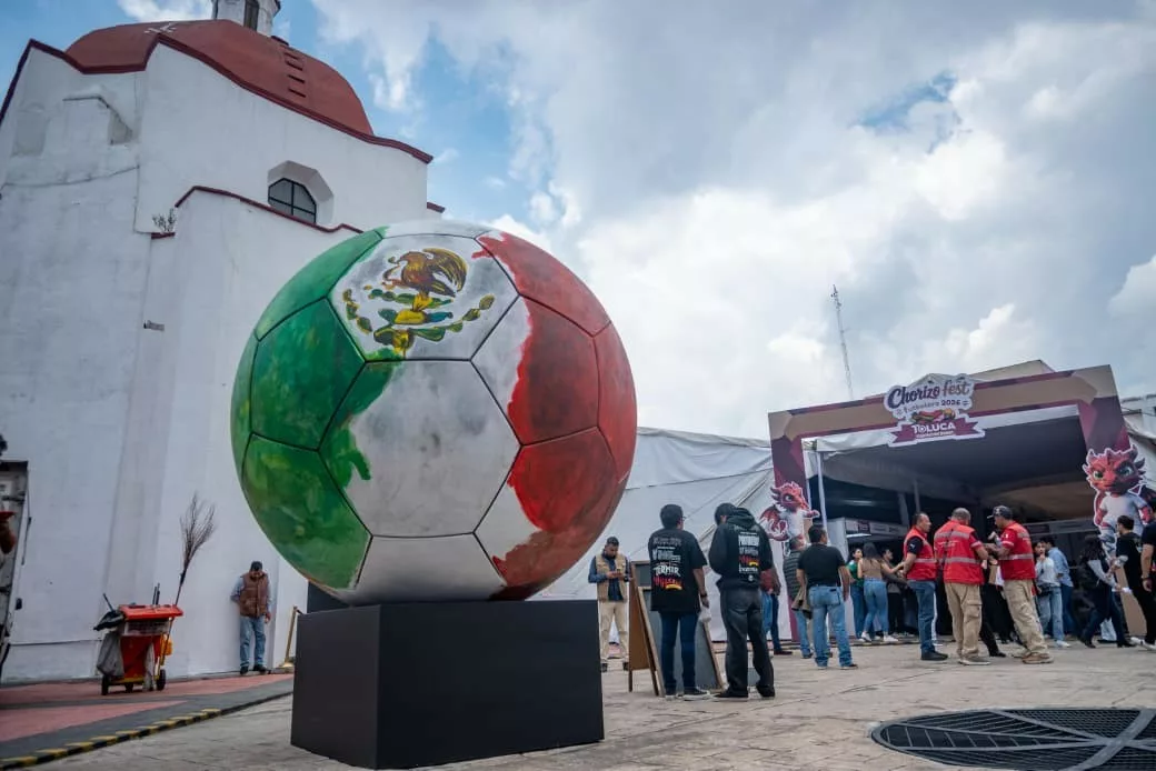 El centro de Toluca se llena de sabor con el “Chorizo Fest Futbolero 2026” y la celebración del Día del Padre