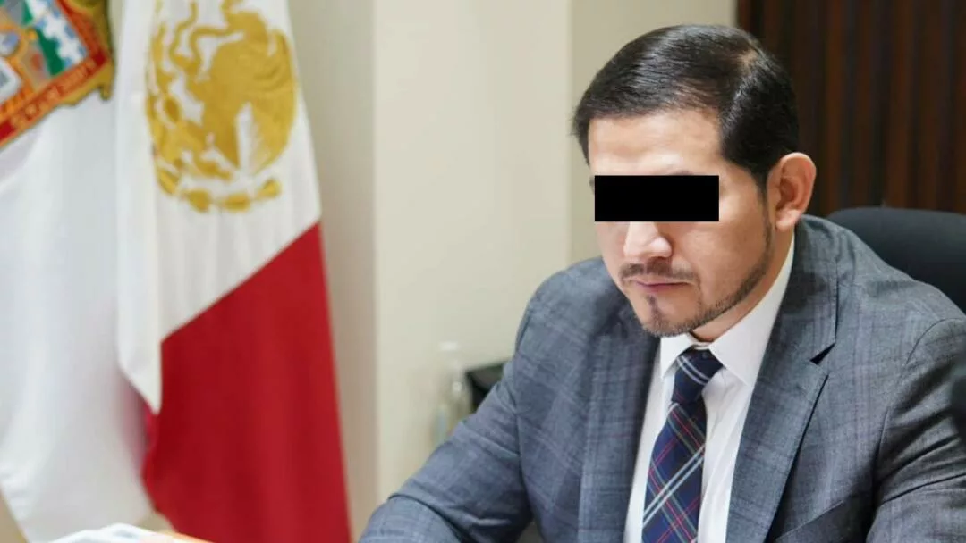 Detienen a mando educativo por venta de plazas educativas en el Edomex