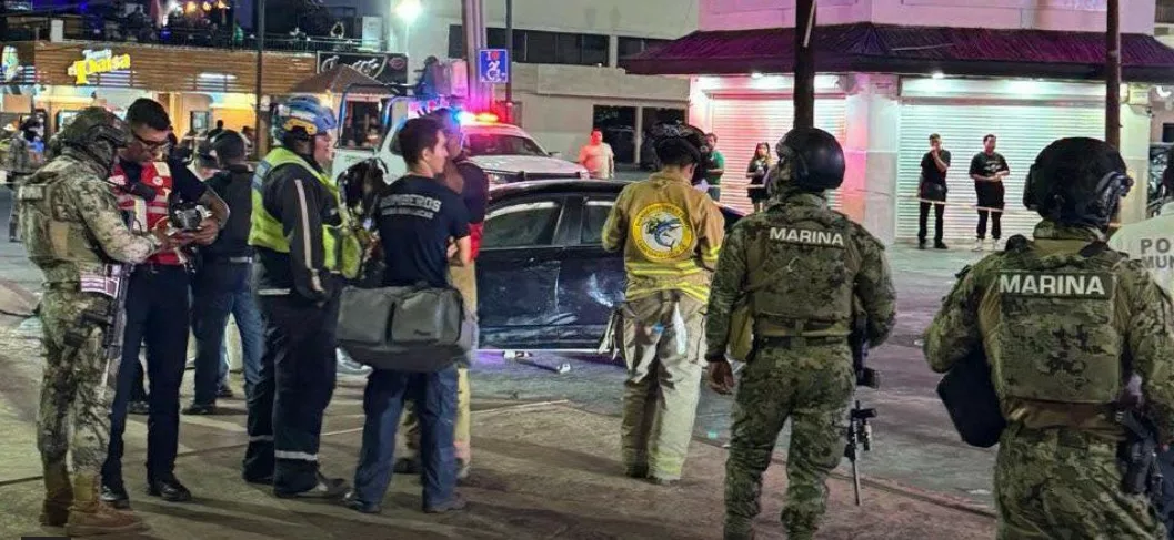 Embiste vehículo a multitud en Los Cabos; reportan 17 heridos
