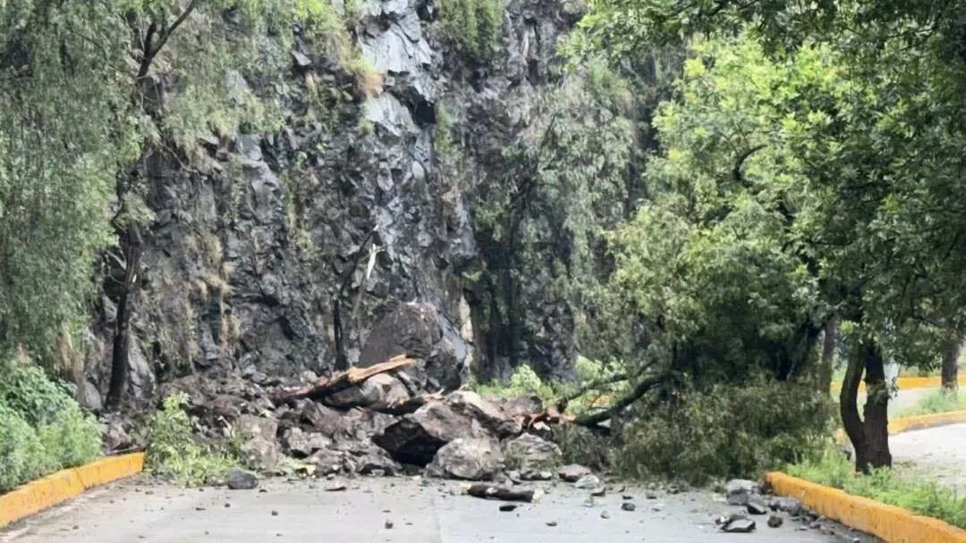 Cerro se desgaja en Atizapán