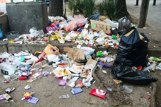 Basura sin control agrava la contaminación y las inundaciones en el Estado de México