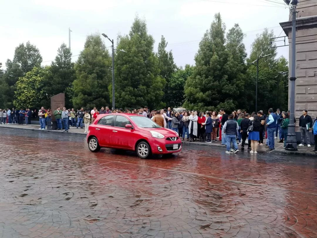 Activan protocolos de seguridad en Toluca después del sismo