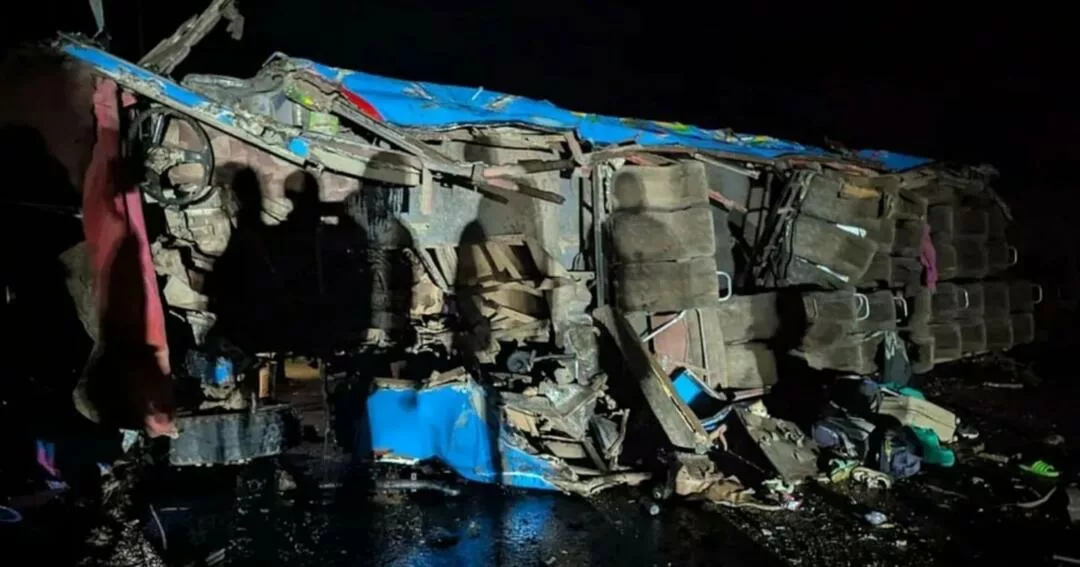 Al menos 24 muertos tras accidente de autobús escolar en Uganda