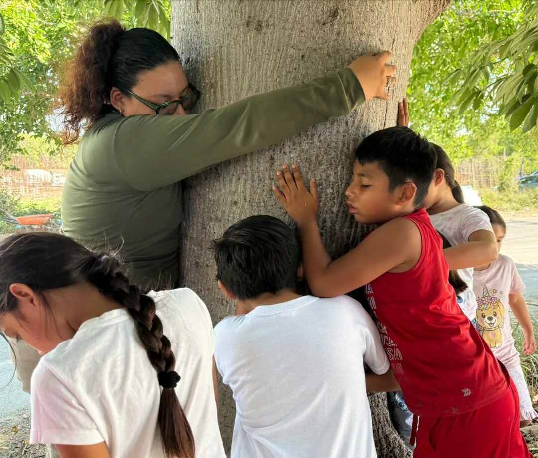 Niños de Chemuyil descubrieron que proteger un árbol también es aprender a cuidar el futuro