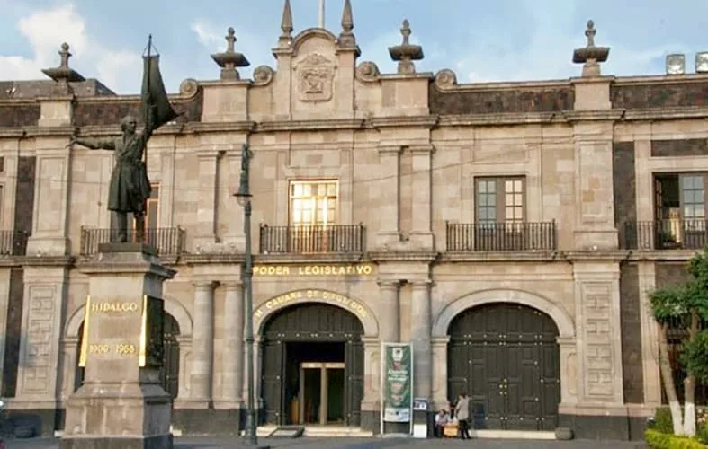 Fallece servidor público en instalaciones del Congreso del Estado de México