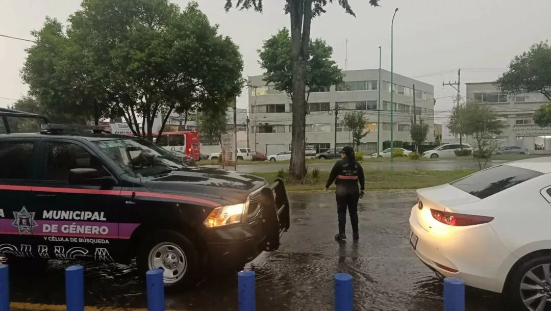Nuevamente lluvias dejan afectaciones en Toluca; gobierno municipal atiende reportes